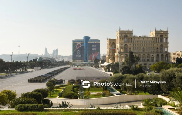 Bakıdakı hərbi paraddan maraqlı FOTOLAR