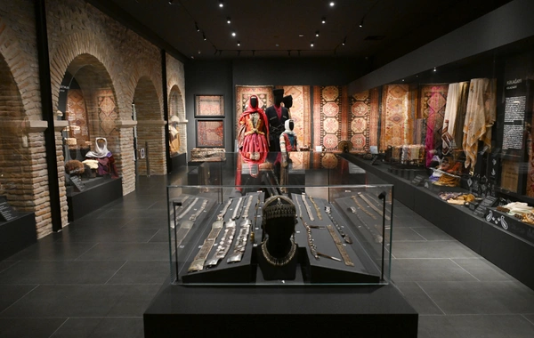 Leyla Əliyeva və Arzu Əliyeva Şəkidə tarixi-memarlıq abidələrinin bərpadan sonra açılışında iştirak ediblər