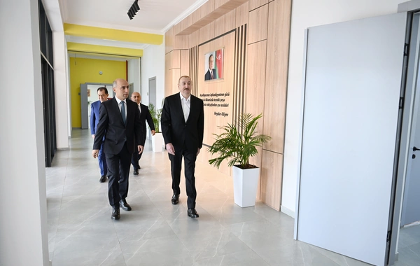 İlham Əliyev Lənkəran Dövlət Peşə Təhsil Mərkəzinin açılışında iştirak edib