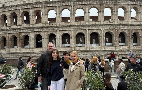 İradə İbrahimova ailəsi ilə İtaliyada