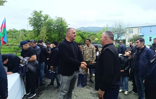 Qırmızı Bazar qəsəbəsinə çatan növbəti 16 ailəyə mənzillərin açarları təqdim olunub