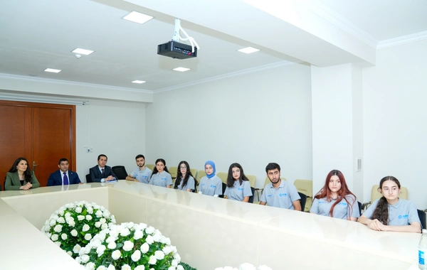 Dövlət Komitəsinin sədri AMİN könüllüləri ilə görüşüb