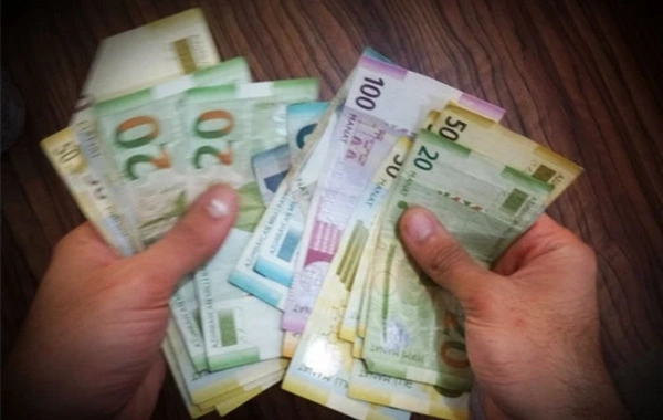 Житель Абшерона украл деньги из банкомата и потратил их на соседей