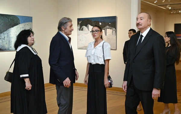 Prezident İlham Əliyev, birinci xanım Mehriban Əliyeva və ailə üzvləri "Mənim Abşeronum: Üstə gəl" adlı retrospektiv sərgi ilə tanış olublar