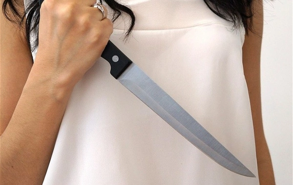 Bakıda bıçaqlanan ata öldü - 15 yaşlı qızı saxlanıldı