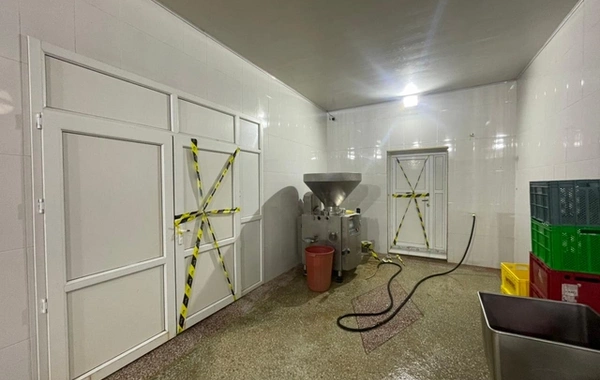 Kolbasa istehsalı sexinin fəaliyyəti DAYANDIRILDI