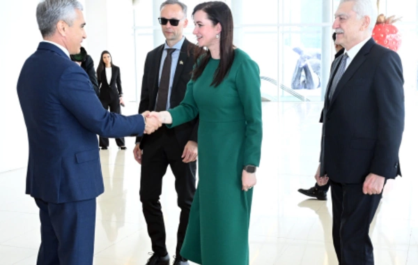 Litvanın Baş naziri İnqa Ruqiniene Heydər Əliyev Mərkəzində olub