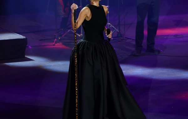 Röya Ayxanın 25 illik səhnə fəaliyyətinə həsr olunan KONSERTDƏN GÖRÜNTÜLƏR Röya Ayxanın 25 illik səhnə fəaliyyətinə həsr olunan KONSERTDƏN GÖRÜNTÜLƏR