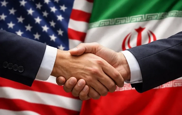 СМИ: Иран не прекратил диалог с США, а лишь приостановил его