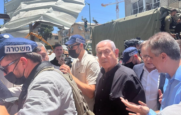 Netanyahu İranın raket zərbələri endirdiyi Bat Yam bölgəsinə baş çəkib