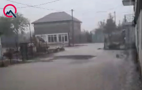 Sel suları Astarada kəndlərin yolunu yudu