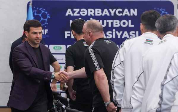 Orxan Məmmədov Avropa çempionatından əvvəl minifubol millisinin üzvləri ilə görüşüb
