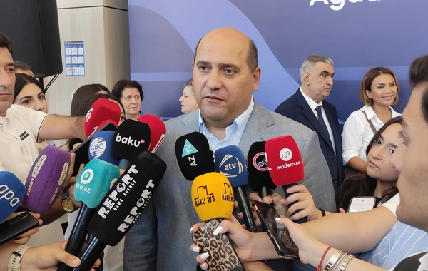 "İlk dəfə olaraq qatar daxili platformaya, qapalı platformaya daxil olur" - Emin Hüseynov