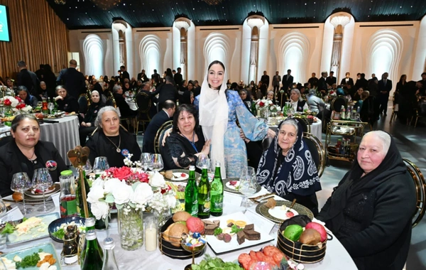 Leyla Əliyeva şəhid ailələri ilə birlikdə iftar süfrəsində iştirak edib