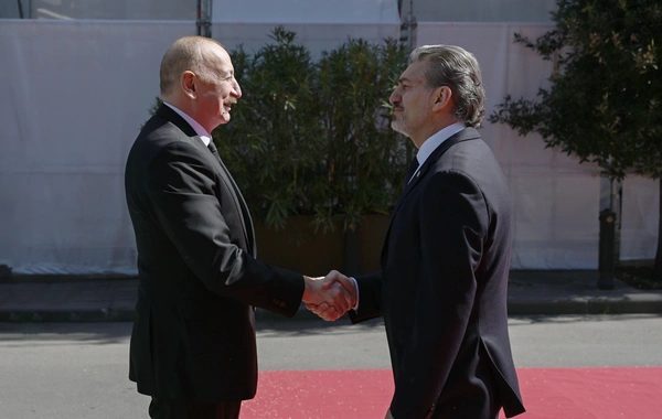 В Тбилиси состоялась церемония официальной встречи Президента Ильхама Алиева