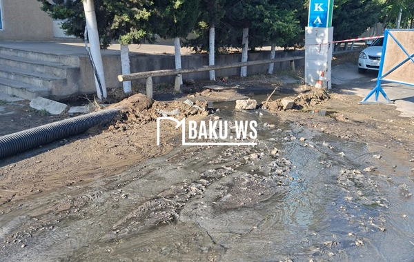 Mərdəkan qəsəbəsində kanalizasiya xəttində qəza baş verib