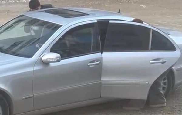 Masazırda dəhşət - Gənc qızı maşına basıb qaçırdılar - ANBAAN VİDEO