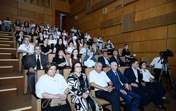 Leyla Əliyeva "Onlardan biri: Emil" adlı anım tədbirində iştirak edib