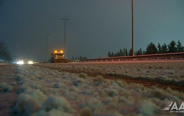 AAYDA: Yollar qardan təmizlənib, buzlaşmaya qarşı tədbirlər görülüb