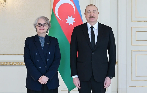 Президент Ильхам Алиев принял верительные грамоты новоназначенного посла Австралии в Азербайджане