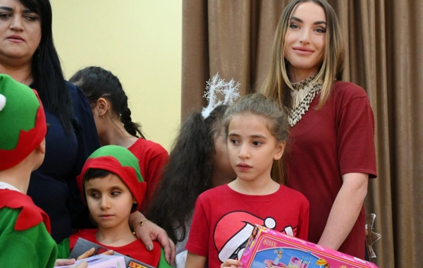 Leyla Əliyeva, Arzu Əliyeva və Alena Əliyeva 5 nömrəli internat tipli xüsusi ümumtəhsil məktəbində olublar