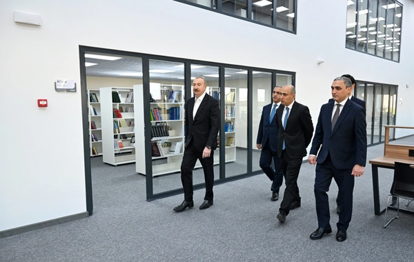 Prezident Qarabağ Universitetinin Biznes və iqtisadiyyat fakültəsinin binasının açılışında iştirak edib
