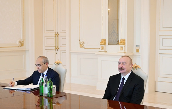 İlham Əliyev İslam İnkişaf Bankı Qrupunun sədrinin başçılıq etdiyi nümayəndə heyətini qəbul edib