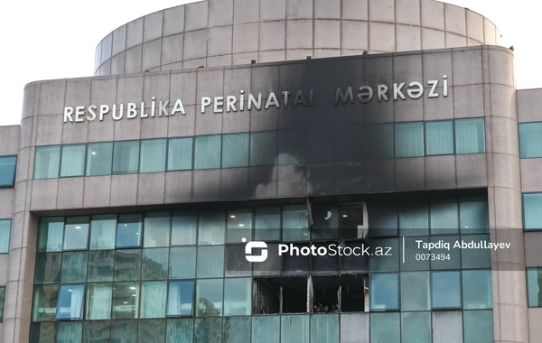 Perinatal Mərkəzdə yeddi körpənin öldüyü yanğınla bağlı məhkəmədə şahidlər ifadə veriblər