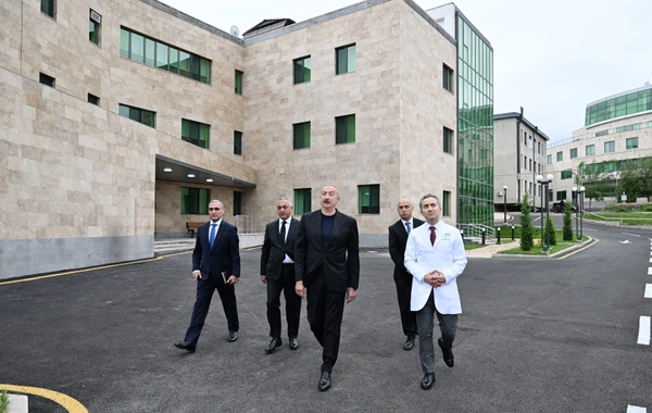 İlham Əliyev Qarabağ Universitetinin Klinikası binasının açılışında iştirak edib