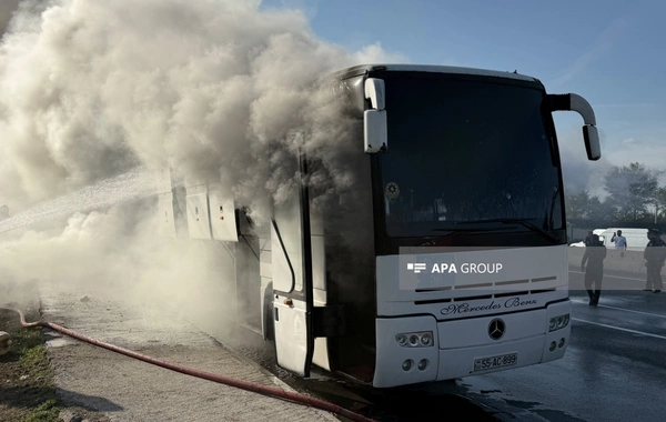 Ucarda sərnişin avtobusu yandı
