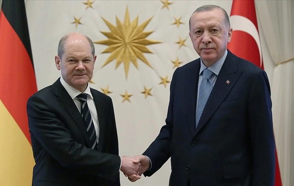 Haber Global: Olaf Şolts seçki ərəfəsində Türkiyəyə yönəlik isti mesajlar verir