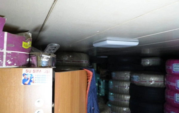 Bakıda avtomobil şinləri satılan anbarın fəaliyyəti dayandırıldı