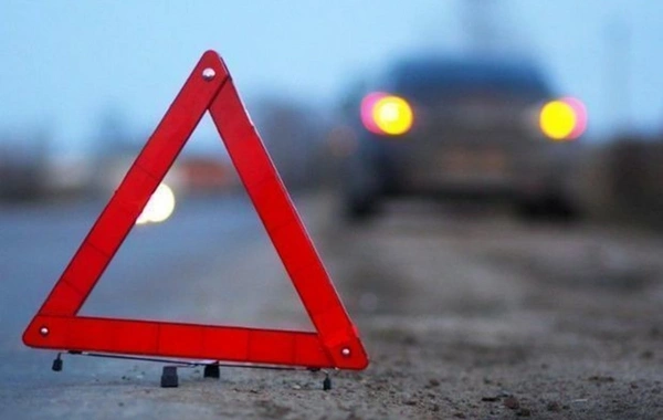 В Баку автомобиль насмерть сбил пешехода