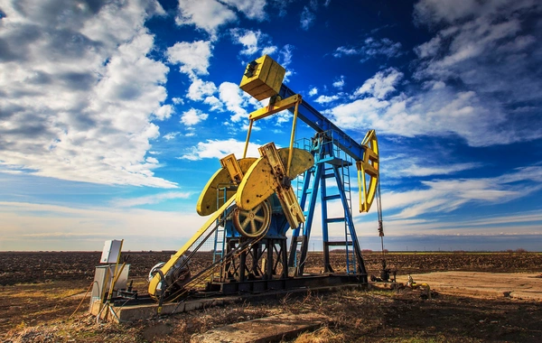 Azərbaycan nefti cüzi ucuzlaşıb