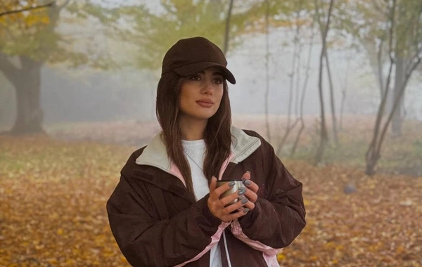 Zarina Qurbanovanın avtomobilini vurub qaçdılar