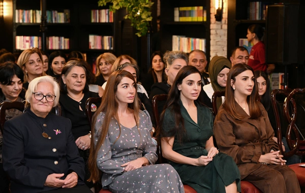 Bakı Kitab Mərkəzində "Zəfər sevinci" adlı musiqili-ədəbi gecə keçirilib