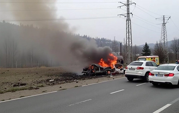 Masazırda BMW yanıb, ölən və yaralılar var