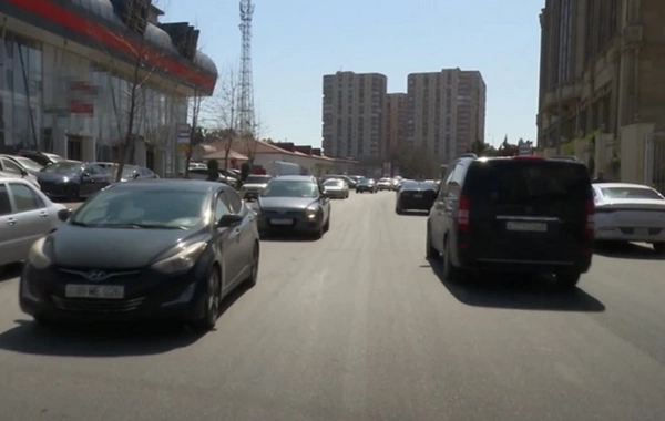 On this road in Baku, drivers face unexpected fines