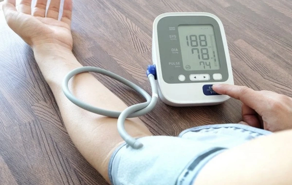 Как правильно измерять давление: главные ошибки и советы кардиолога