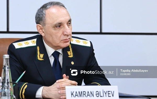 Kamran Əliyev Yasamal rayonunda vətəndaşları qəbul edib