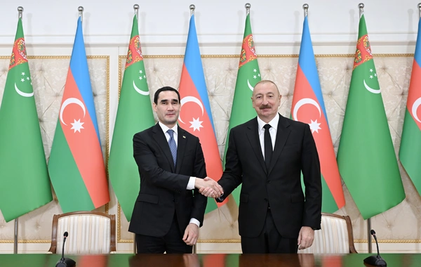 Azərbaycan və Türkmənistan prezidentləri mətbuata bəyanatlarla çıxış ediblər
