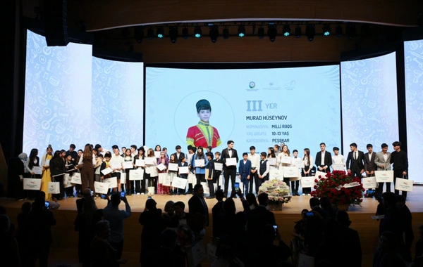 Leyla Əliyeva və Alyona Əliyeva  mükafatlandırma mərasimində iştirak ediblər