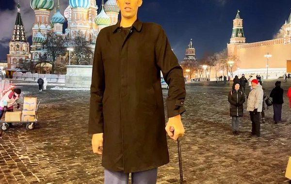 Как живет самый высокий человек в мире