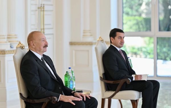 Prezident İlham Əliyev Böyük Britaniyanın Azərbaycanda yeni təyin olunmuş səfirinin etimadnaməsini qəbul edib