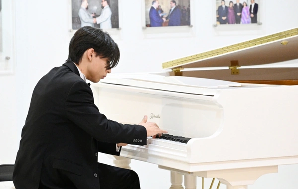 Лейла Алиева посетила Среднюю специальную музыкальную школу имени Бюльбюля