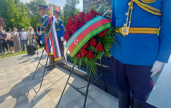 Aleksandr Vuçiç Zakir Həsənovu qəbul edib