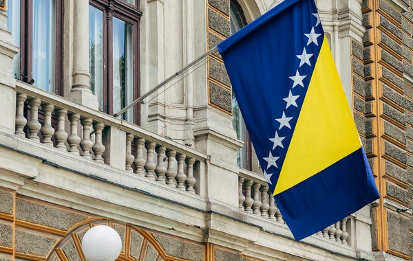 Bosniya və Herseqovina parlamentində İLAN TƏŞVİŞİ