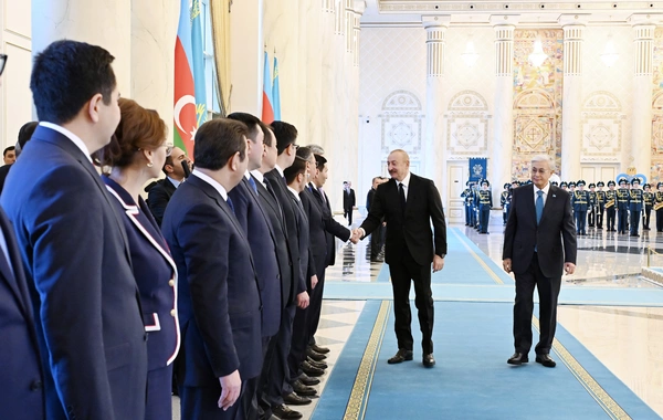 В Астане состоялась церемония официальной встречи Президента Азербайджана Ильхама Алиева