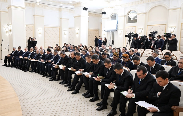 Azərbaycan və Türkmənistan prezidentləri mətbuata bəyanatlarla çıxış ediblər