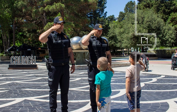 Polis Günündə də post başında – Bakının küçələrindən diqqətçəkən FOTOTLAR
